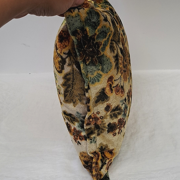 - Vintage 14 .5 x 14.5 velvet  floral  accent pillow - Picture 3 of 4